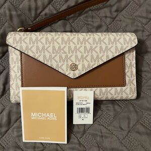 Michael Kors Jet Set Large Signature Logo Envelope Wristlet
